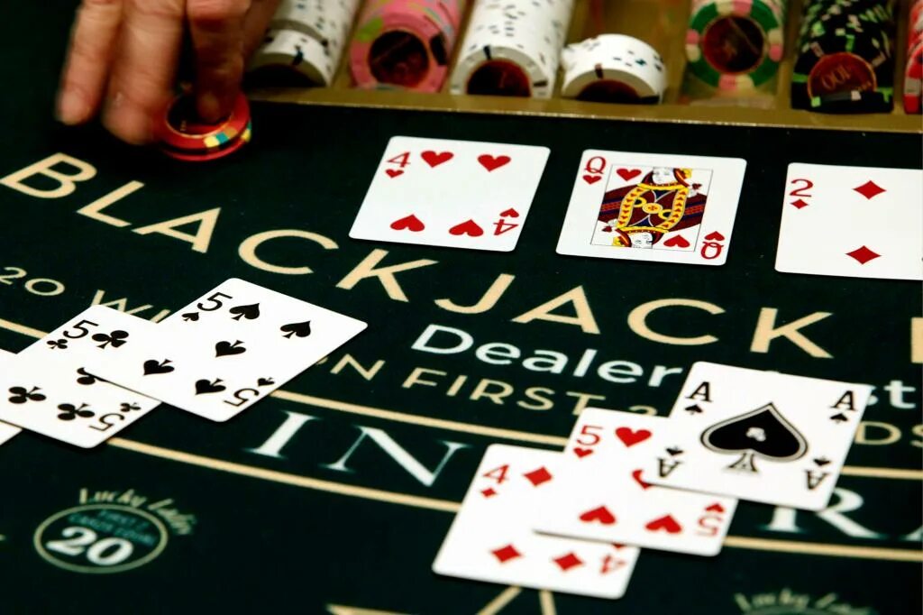 Blackjack карты. Карты в казино блекджек. Блэкджек казино. Азартные игры для детей. Азартные игры виды