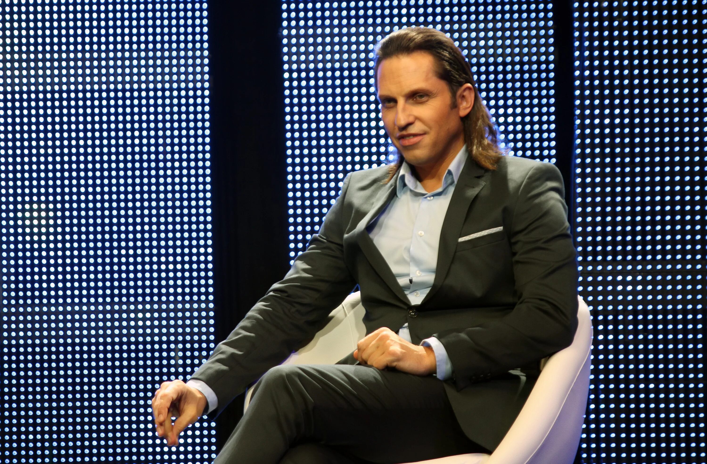 Александр ревва голый. Ревва александр жена анжелика. Рева александр в молодости. Ревва 2005. Александр ревва пятерочка.