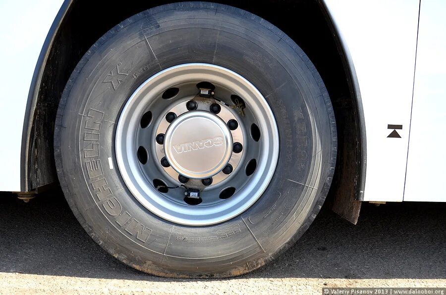 5. Шины для автобусов. Колесо автобуса. Шины для автобусов. Continental barum.