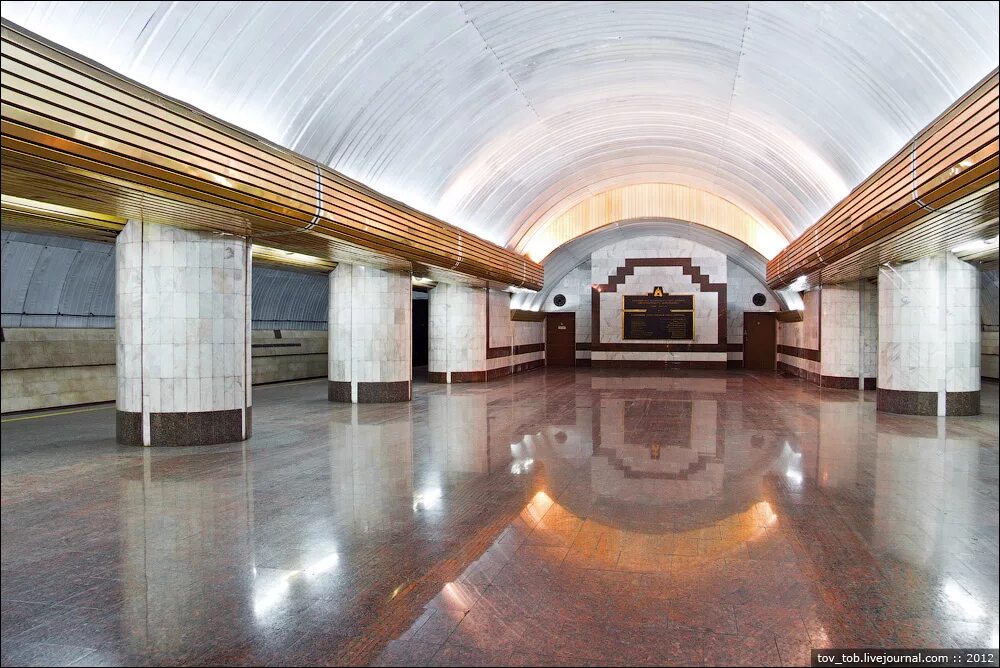 М вокзальная. Вокзальная (станция метро, минск). Вокзальная (станция метро, киев). Вокзальная площадь днепр. М вокзальная.