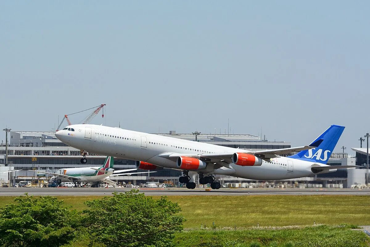 Sas airlines. Авиакомпания sas (scandinavian airlines system). sas airlines a340. sas airlines a340 1998. рейс авиакомпании sas.
