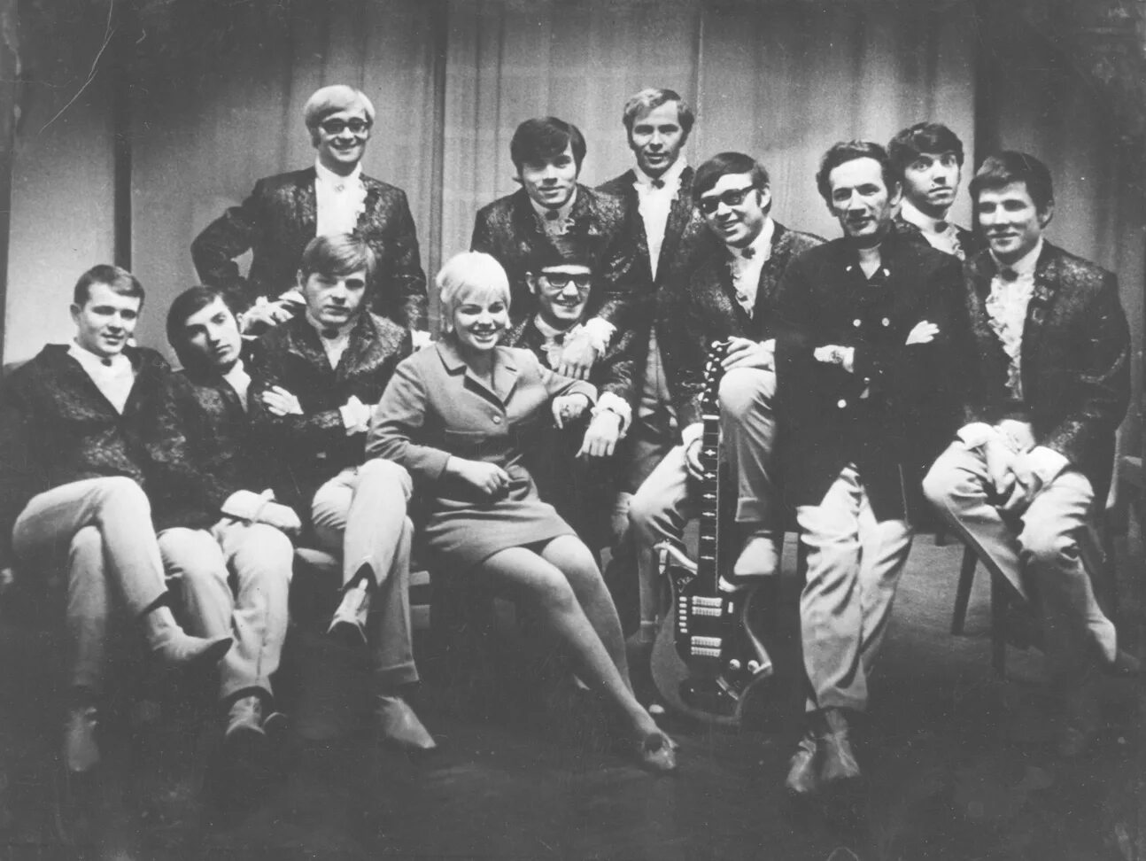 Виа 1969. Состав виа поющие гитары 1969 год. виа поющие гитары состав. виа поющие гитары состав 1969.