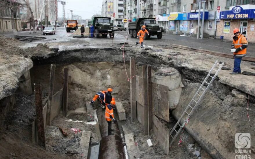 Напорный канализационный коллектор. Реконструкция коллектора. Канализация кургана. Коллектор на улице. Реконструкция канализационного коллектора.