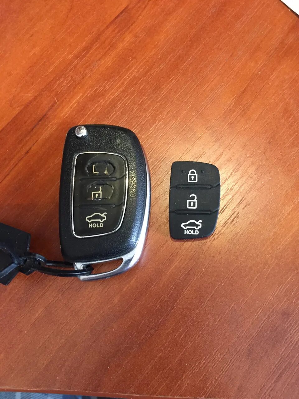 Ключ солярис купить. Hyundai Solaris 2013 ключ. Хёндай Солярис 1.6 ключ. Ключ от Хендай Солярис 2013. Ключ зажигания Хендай Солярис 2013 года.