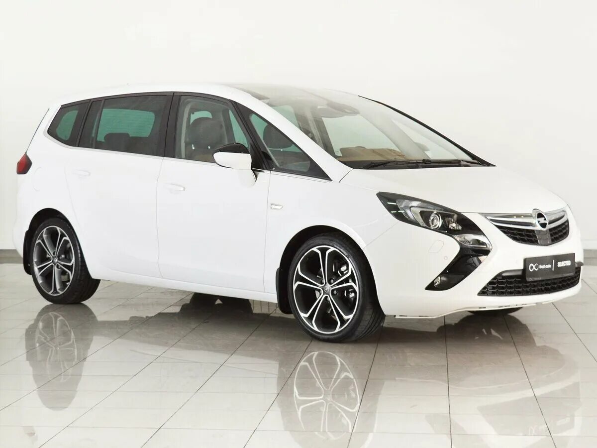 Opel Zafira 2014. Opel Zafira c. Опель Зафира 2014 года. Opel Zafira White. Опель зафира 2014 год