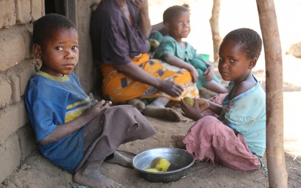 Здравоохранение в африке. Болезнь африканскую малярию. Children are ill disease in africa. Эпидемия лихорадки эбола в западной африке (2014-2016). Население малави.