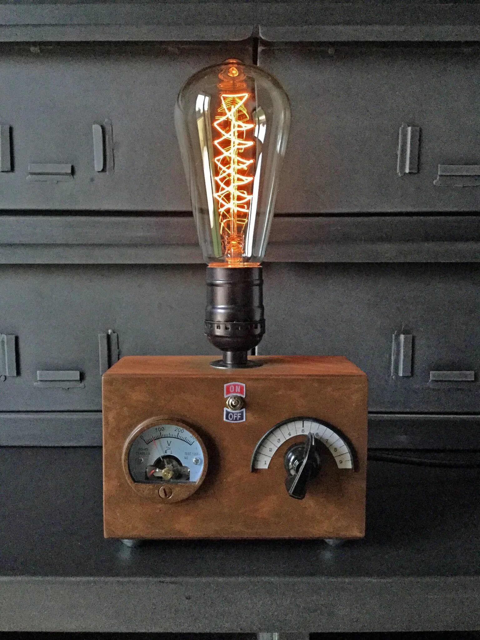 Самодельная лампочка. Светильник Steampunk Lamp. Лампа Эдисона. Самодельная лампа. Светильник с лампочкой накаливания.