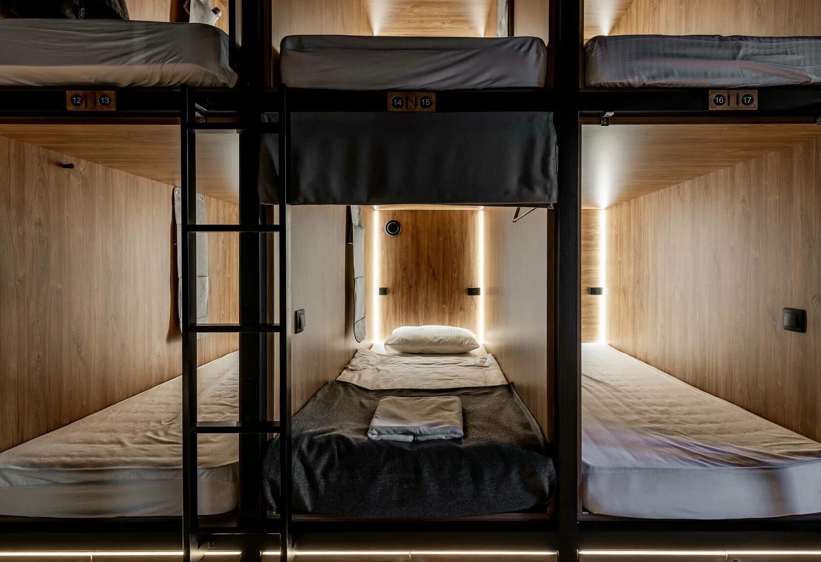 Капсульный хостел питер. Капсульный отель санкт-петербург barch невский. Капсульный отель санкт-петербург barch невский. Barch отель спб. Капсульный отель барч санкт петербург.