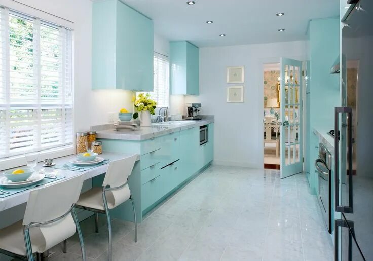 Кухня мятного цвета в интерьере сочетание цветов Going Retro Think Seafoam Green Mint green kitchen, Diy kitchen decor, Green ki