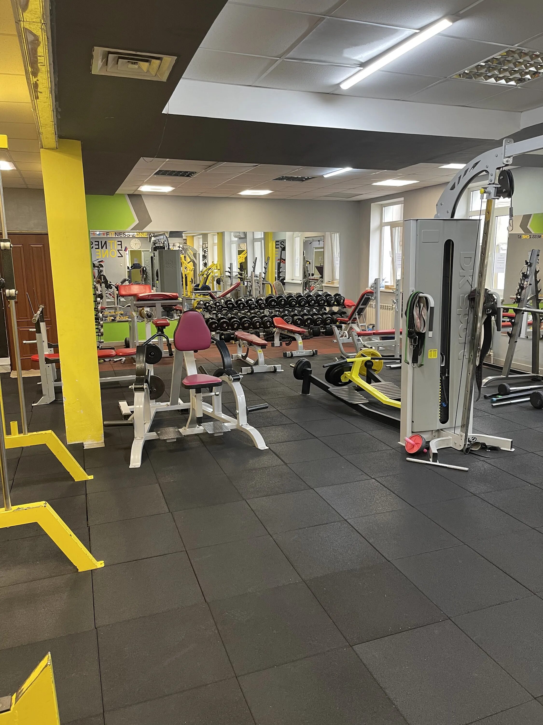 Basic fit. Фитнес зона смоленск кирова. Тренера гет фит джим. Фит джим смоленск. Фит гум усолье-сибирское.