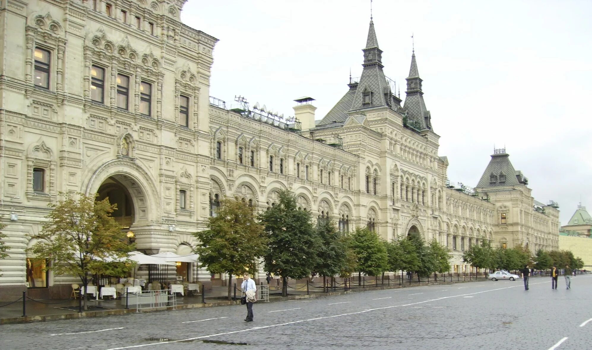 верхние торговые ряды гум н. торговый комплекс гум москва. подземный торговый центр в москве охотный ряд. померанцев). гум москва с улицы.
