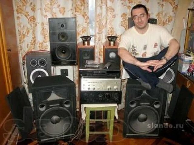 Как разбить на колонки. Ремонтник колонки. сломанная колонка. ремонт колонок музыкальных. большие колонки за 15000.