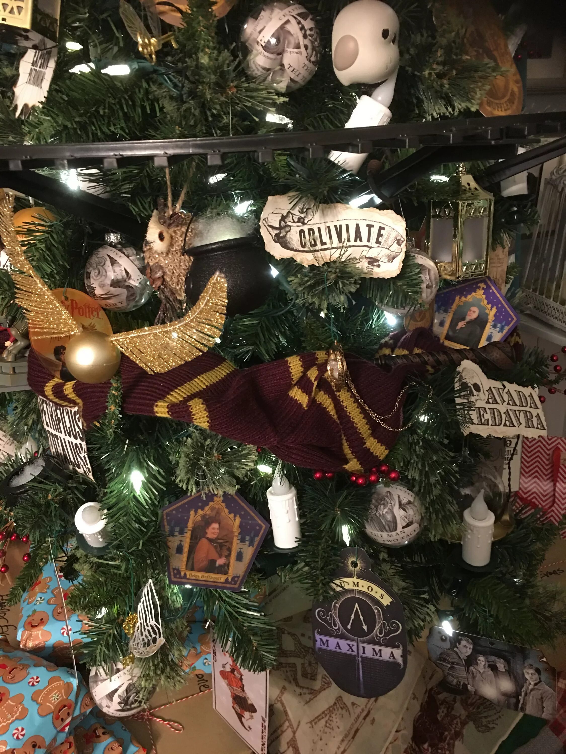 It's A Harry Potter Christmas Tree! - Michelle's Party Plan-It Harry potter chri