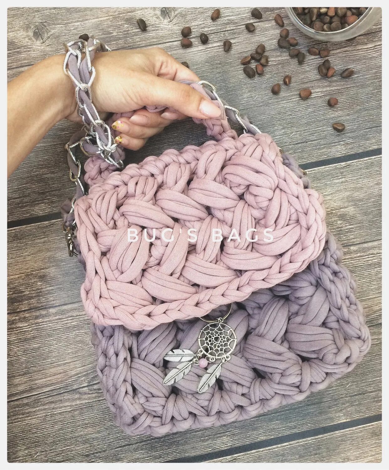 вязаные вещи. оригинальные вязаные вещи. шарф ручной вязки. плед крупной вязки. вязаные варежки.