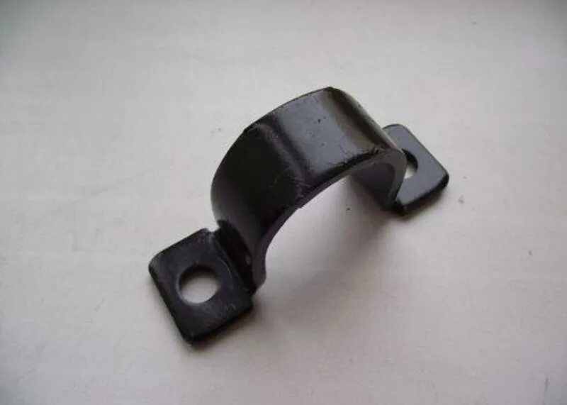 Хомут втулки стабилизатора заднего нубира. Kia/hyundai/mobis 555142g000 скоба втулки стабилизатора. Хомут втулки. Хомут весла 35 мм. Хомут втулки стабилизатора 3302.