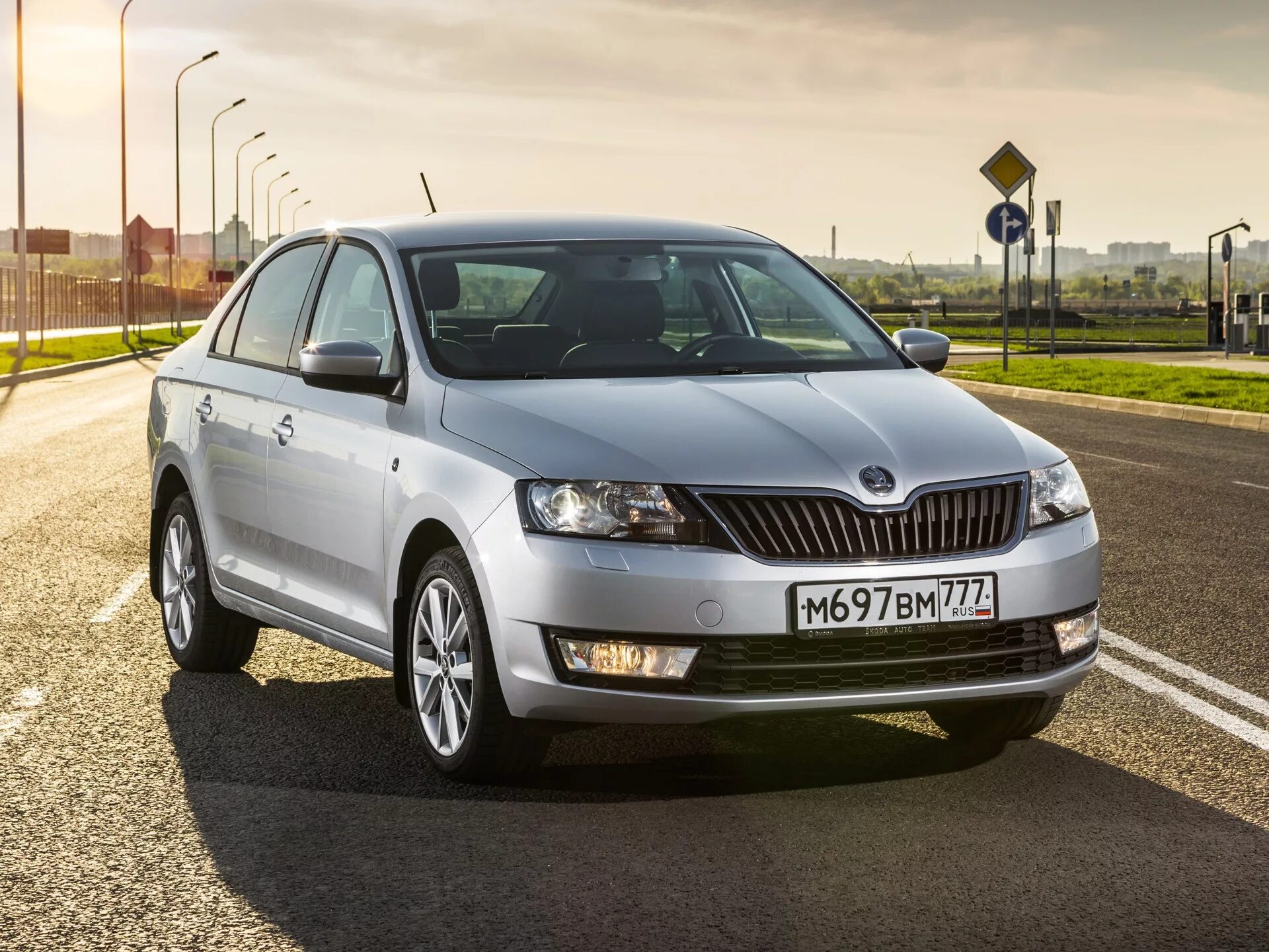 Марка шкода страна. Škoda Рапид. Skoda Octavia Rapid. Шкода Рапид в900ее777.