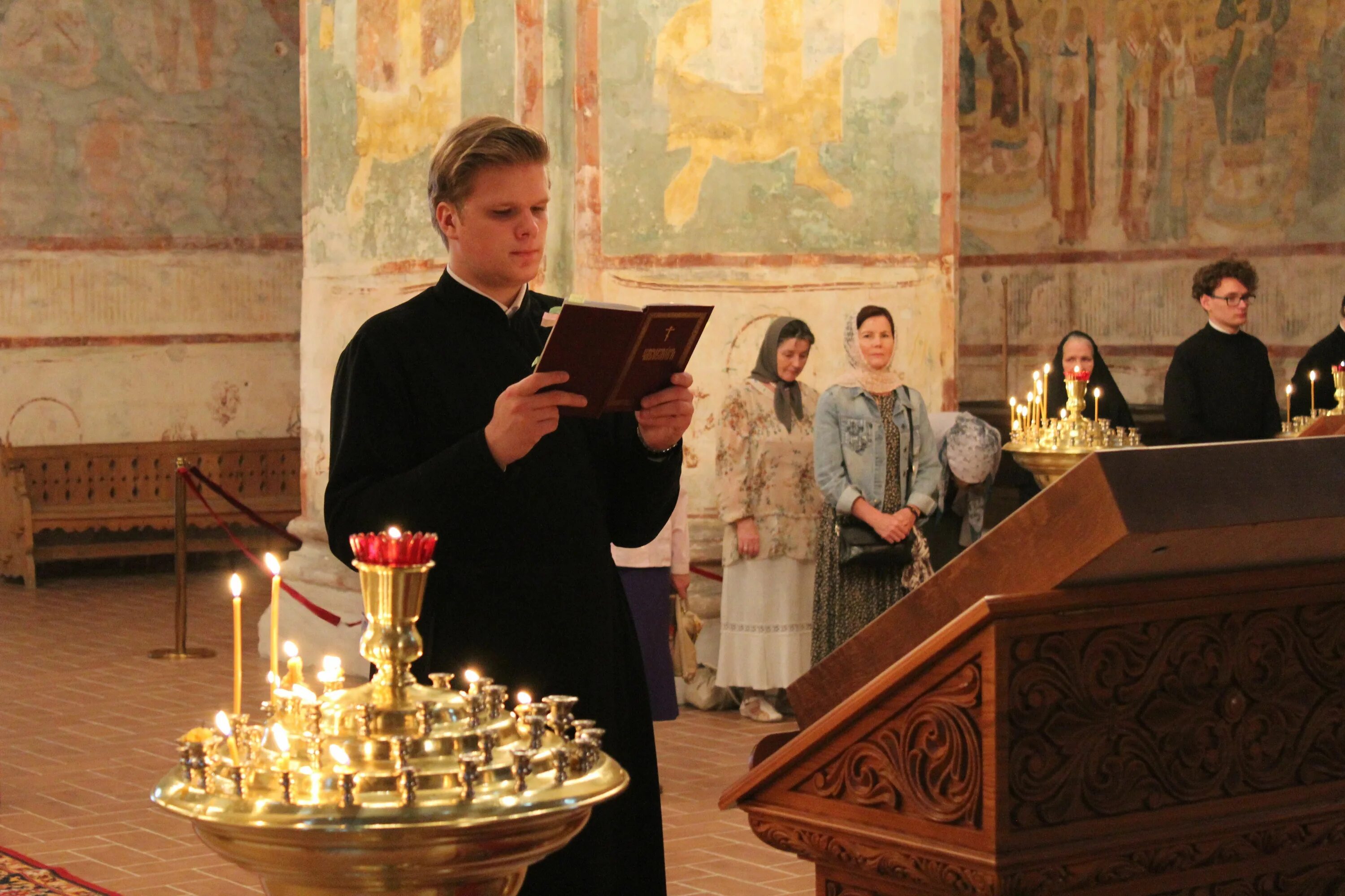 Храм андрея первозванного в вологде. Служба в церкви вологда. Воскресенский собор вологда 2022. Служба в церкви вологда. Вологда храм андрея первозванного рождество.