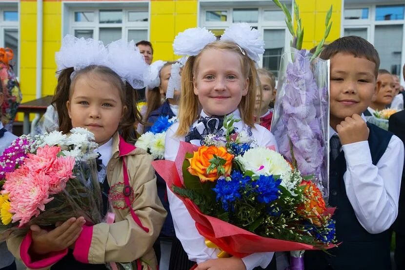 Школа 7 ханты мансийск сайт. Школа номер 4 Ханты-Мансийск 1 сентября 2019 год. Школа сад номер 7 Ханты Мансийск. Ханты Мансийск школа номер 1 класс 4 в. 3 Школа Ханты-Мансийск выпуск 2017.