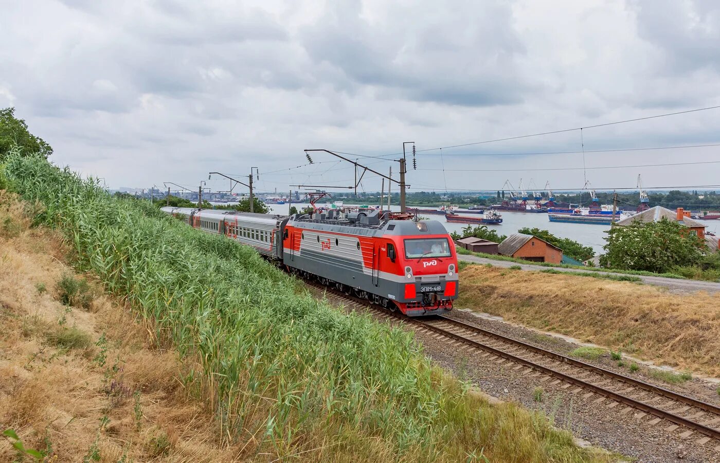 Станция Гниловская СКЖД. Эп1м 824. Эп1м-418. Эп1м на станции Гниловская.