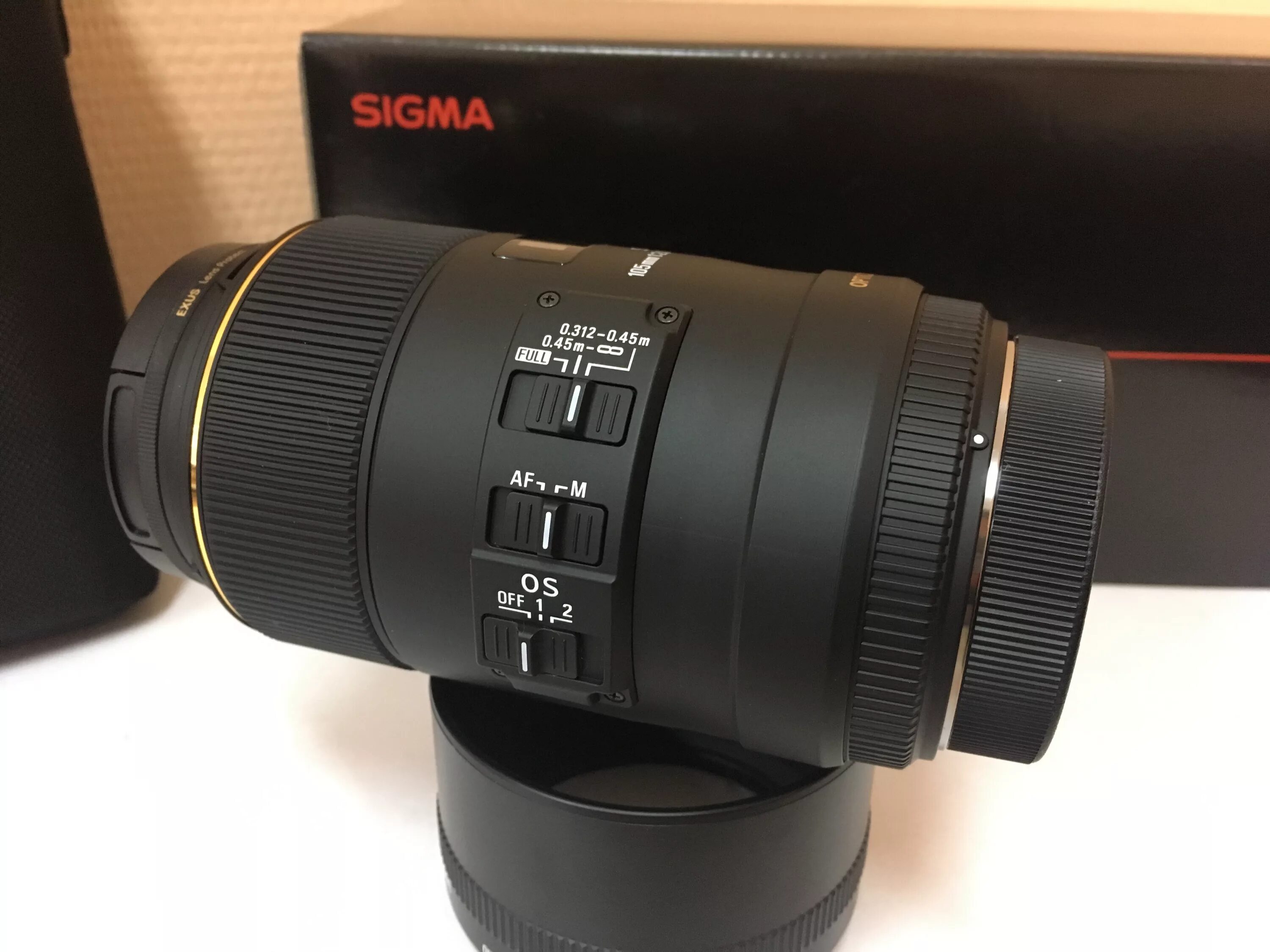 Sigma 105mm f 2.8