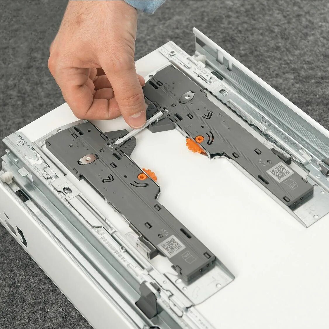 Tip on blumotion. T60l7540 blum. blum movento tip on blumotion. синхронизатор tip-on+blumotion. направляющие tip-on blumotion.