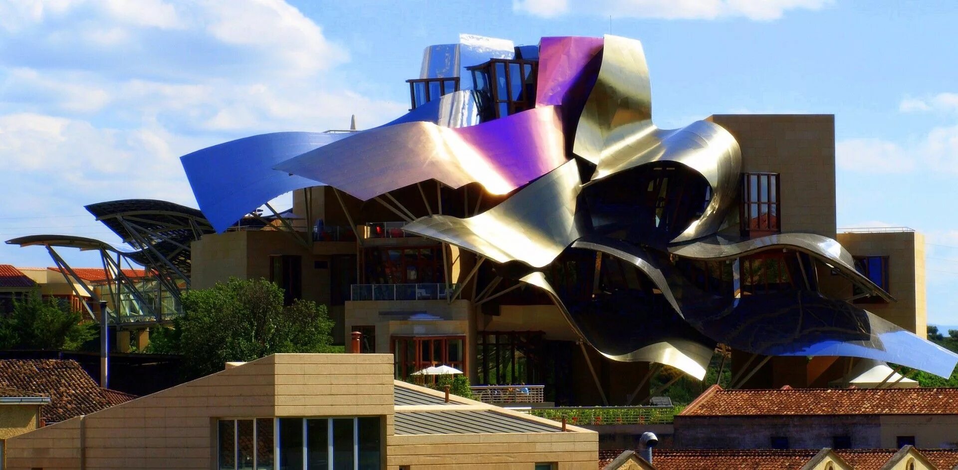 Фрэнк Гери (Frank Gehry) - отель Riscal. Отель Маркес де Рискаль Испания Архитектор. Marqués de Riscal Hotel Фрэнк Гери. Бодега Маркиз де Рискаль.