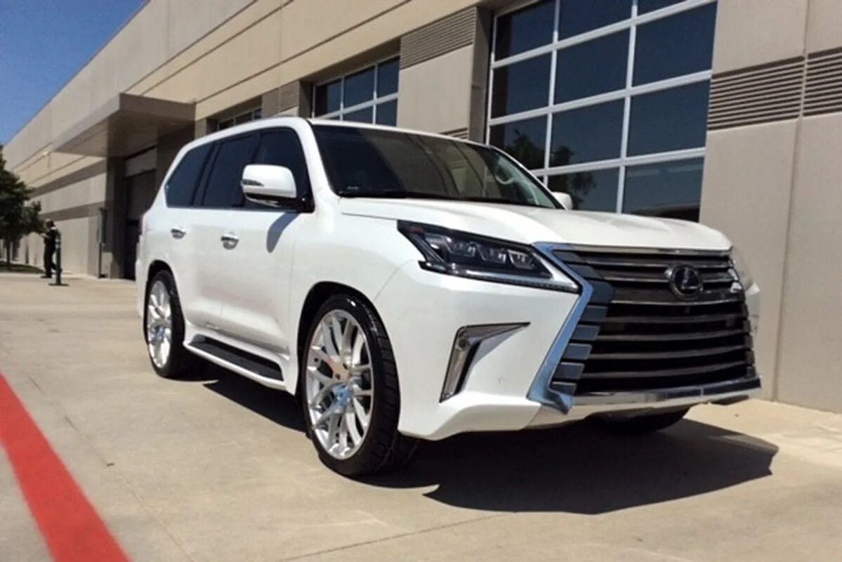 Диски на лексус 570. Лексус 570 r22. Lexus lx570 r20. Lexus LX 570 Wheels. Lexus LX 570 r22.