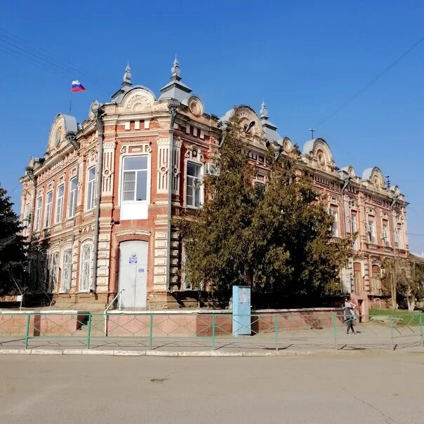 Дома в ленинске волгоградской области. Краеведческий музей Ленинск Волгоградская область. Музей Ленинска Волгоградской области. Ленинский районный музей Волгоградской области. Дом Купцов Коноваловых Ленинск Волгоградская область.