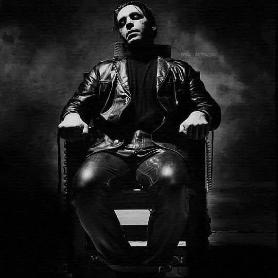 Lindemann the end. Линдеманн группа. группа lindemann фотосессия. проект линдеманн. тилль линдеманн альбомы.