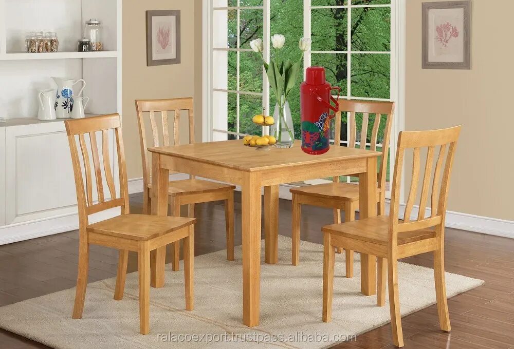 Столы кухонные 50 50. Стол кухонный. Кухонный стол и стулья. Кухонные столы и стулья для маленькой кухни. Маленький кухонный стол.