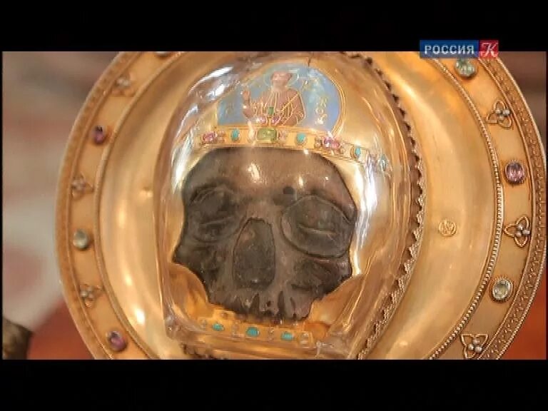 Десница марии магдалины. Карающая десница науки ассасин крид юнити профессор фриссон. Карающая десница. Десница самара. Десница из золота.