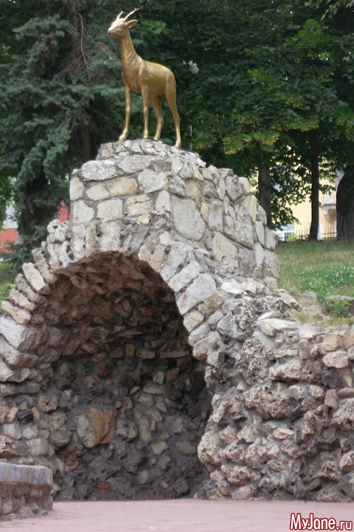 Грот самара. Грот с струковском саду. Сокольи горы пещера братьев греве. Медвежий грот самарская область. Грот самара.