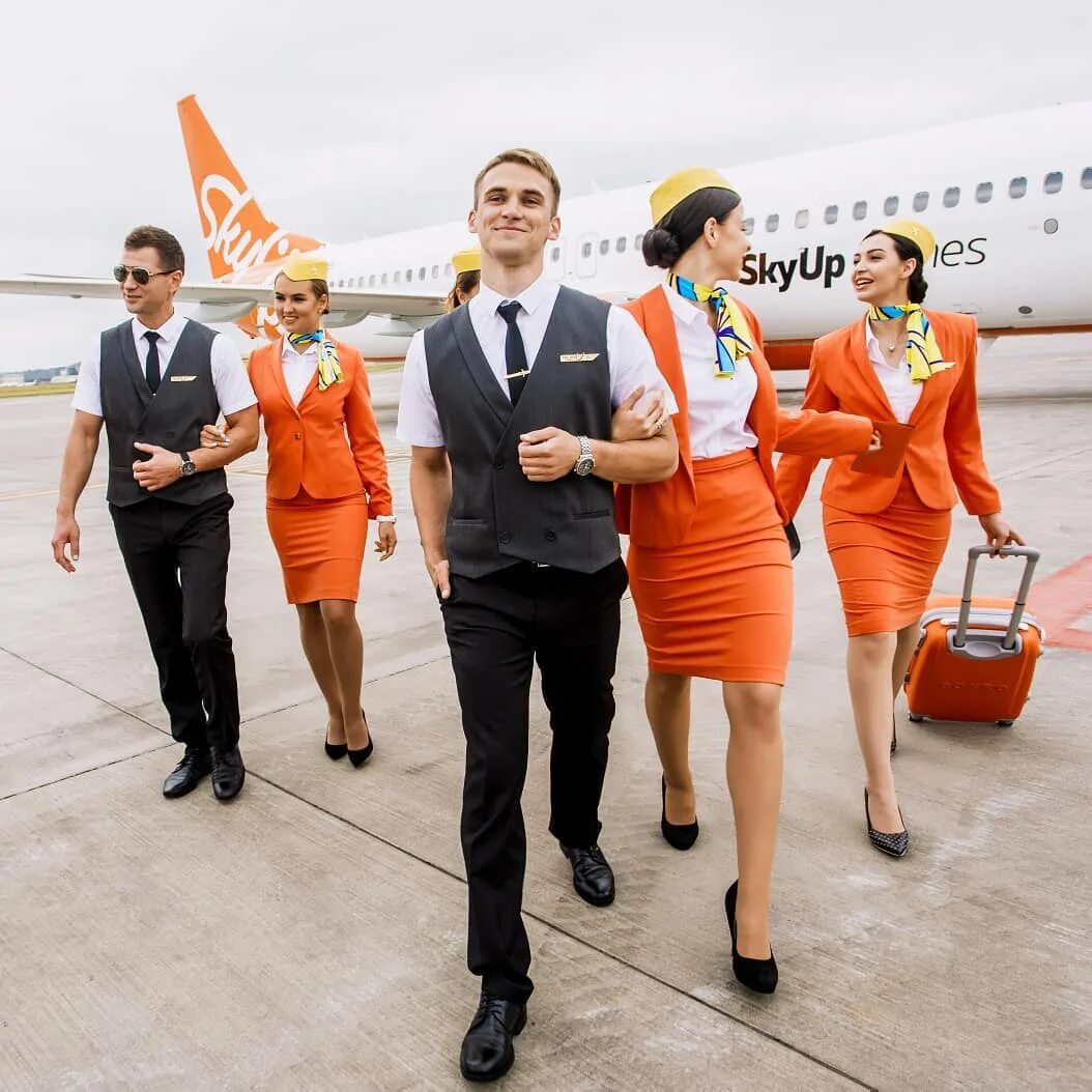 Квантас форма стюардесс. Сотрудники авиакомпаний. Delta airline flight attendant. Бортпроводник аэрофлот 1960. Сотрудники авиакомпаний.