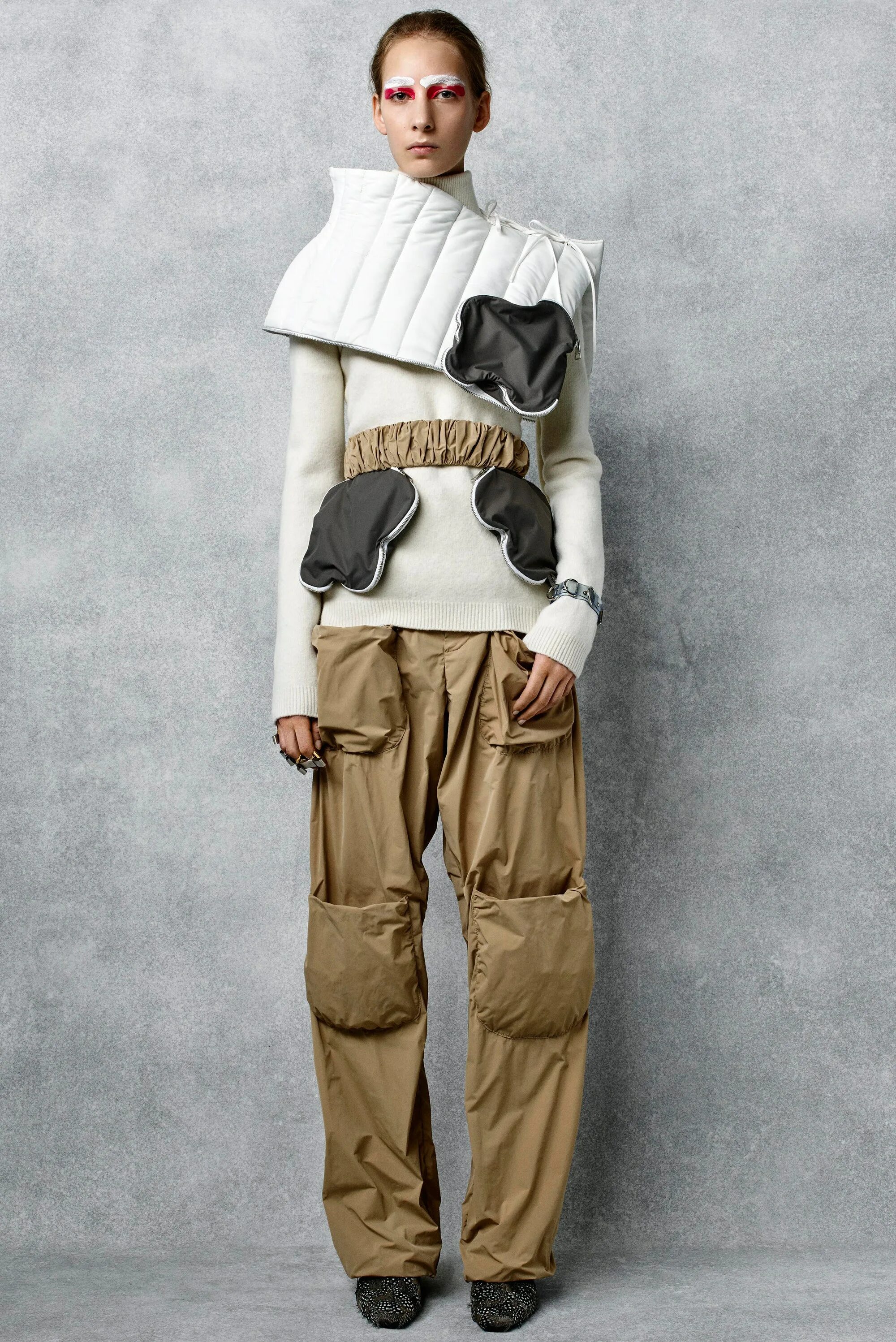 Anderson лето 2020. Jwanderson. Anderson logo. Jw anderson фото. J w anderson дизайнер.