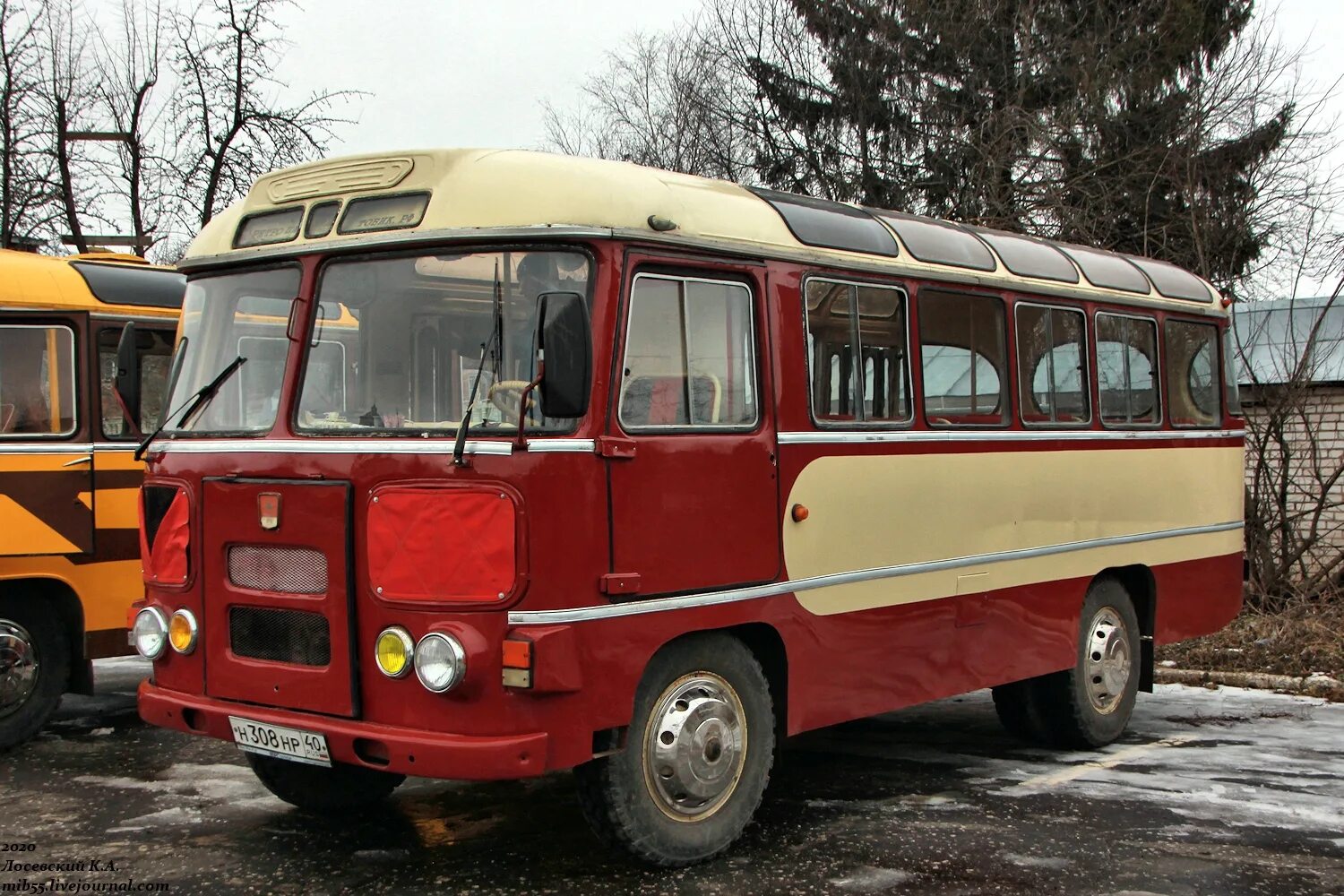Колеса автобуса паз. ПАЗ-672 автобус. ПАЗ 672 шасси. ПАЗ 672 Северный. Колеса ПАЗ 672.