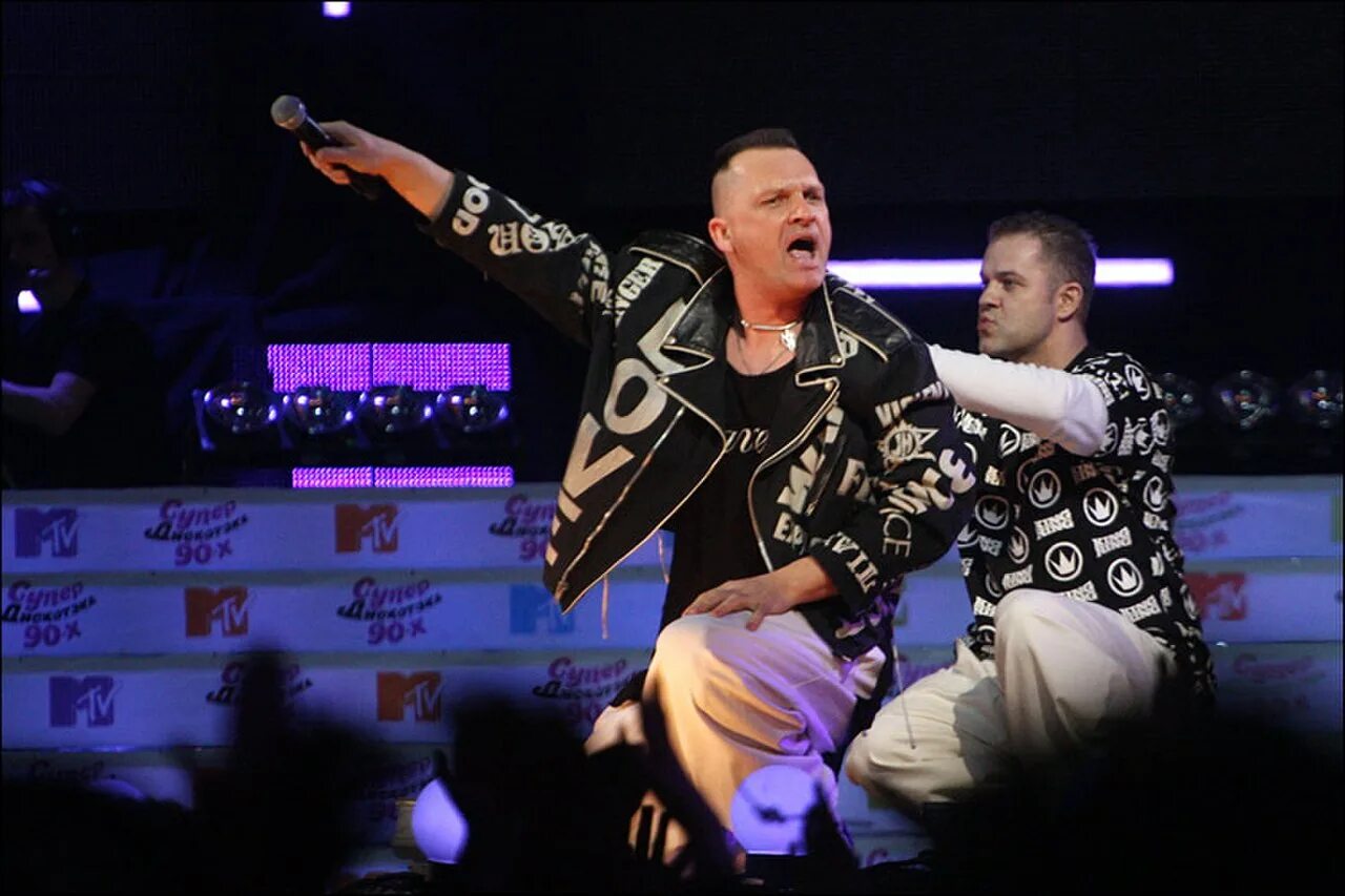 Супергерой супермен. Кармэн группа 1990. Мен ка. Генри кавилл 2021. Сергей лемох 1990.