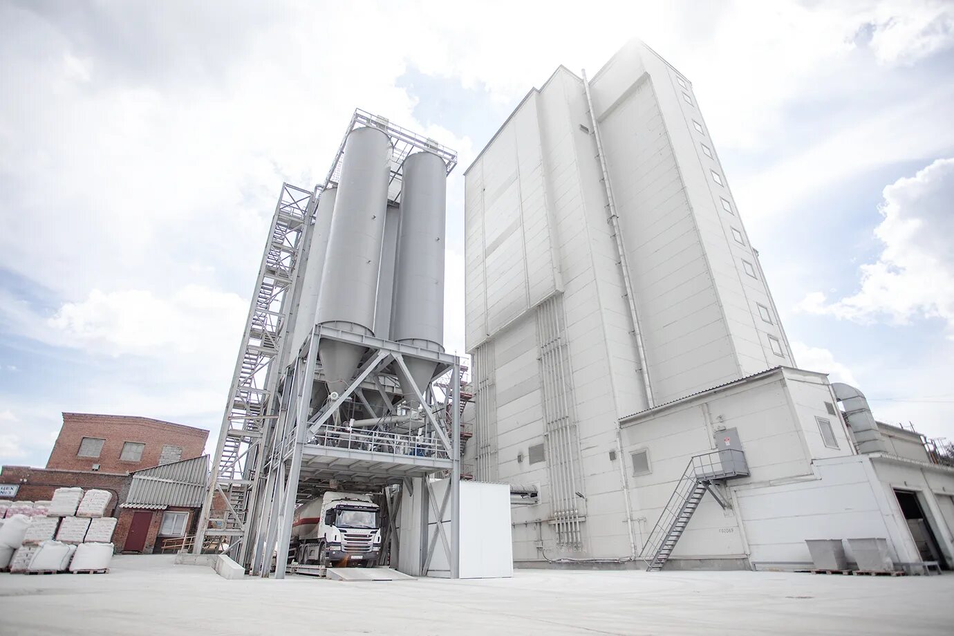 Заводы в детчино калужской области. Зао геркулес бобров. Геркулес завод. Завод геркулес. Компания геркулес новосибирск.