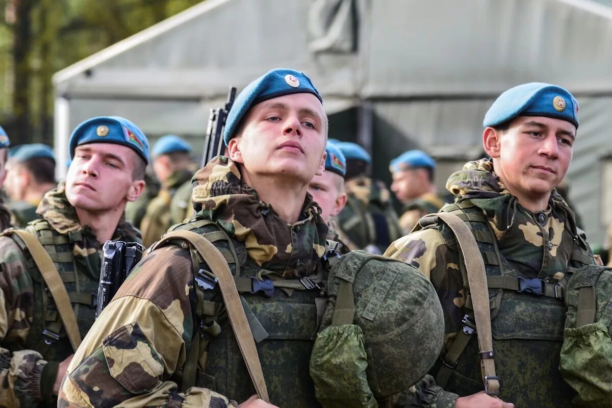 Десантник киев. Воздушно-десантные войска (ВДВ) РФ. ВДВ Белоруссии. Белорусские десантники. ВДВ РФ.