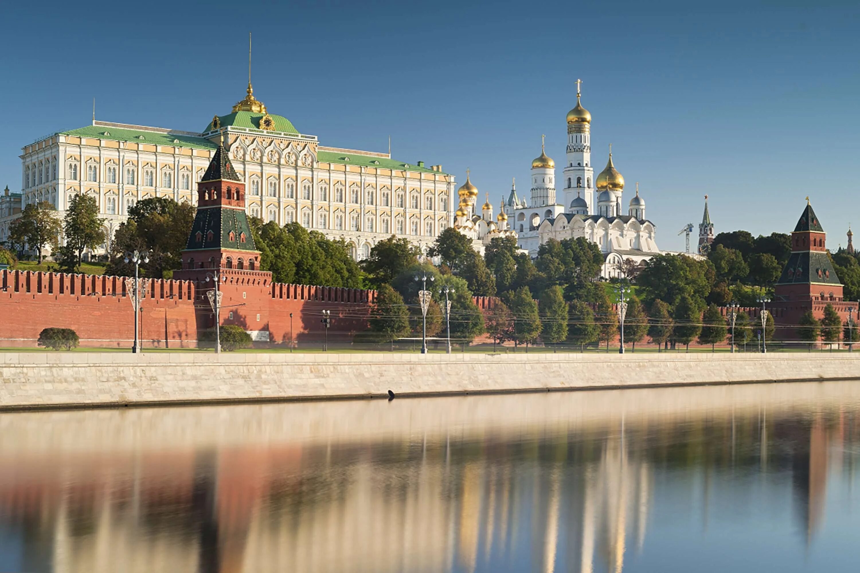 Музеи Московского Кремля. Музей в Кремле Москва. Здание музея Московского Кремля. Музей Московского Кремля снаружи.