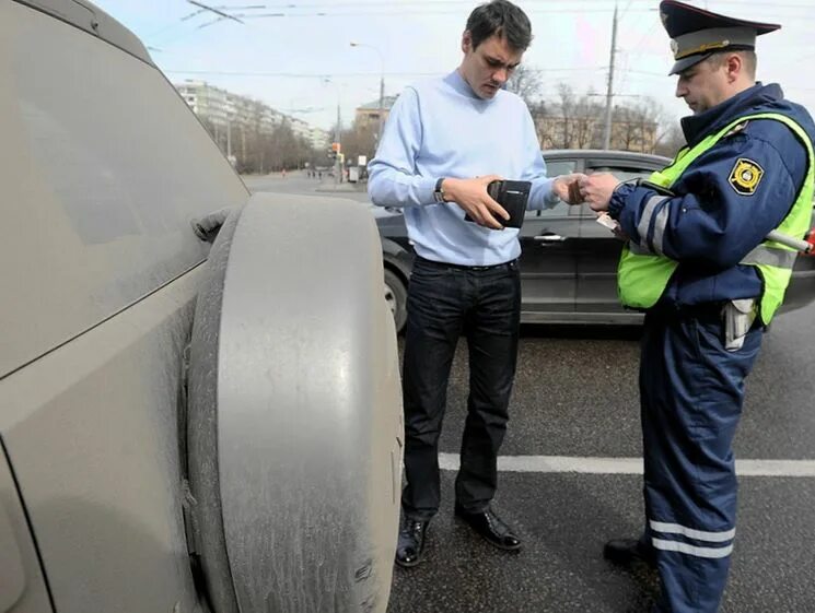 Можно ездить без страховки на автомобиле. Штраф ГИБДД полис ОСАГО. Штраф за вождение без ОСАГО. Штраф за езду без техосмотра. Штрафы ГИБДД без страховки.