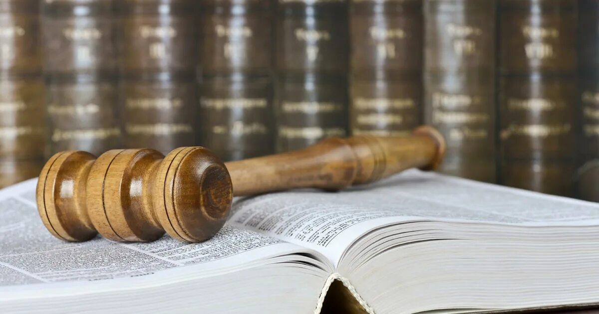Адвокат по трудовому праву. Юриспруденция картинки. Юрист 3д. Legal decision. Юридическая фирма.