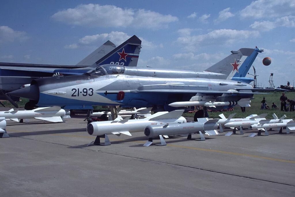 будет снят с вооружения. миг-21бис-upg. будет снят с вооружения. оперативно-тактический ракетный комплекс точка у. будет снят с вооружения.