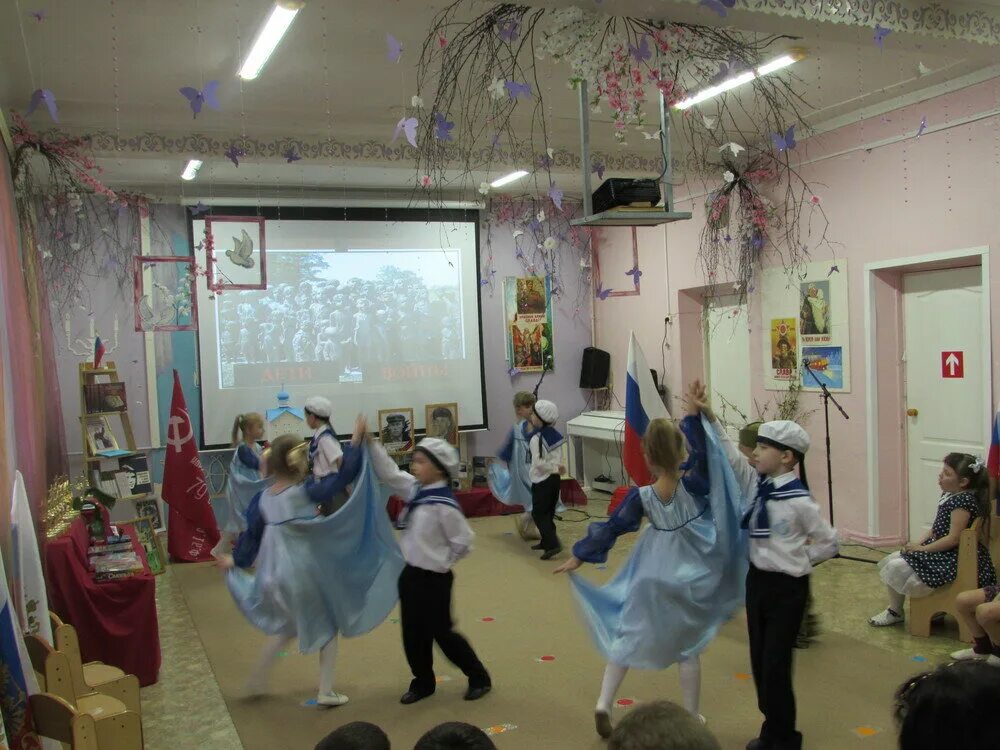 2097 2 корпус. Школа 11 дошкольное отделение. Школа 11 дошкольное отделение. Школа 2000 на кантемировской. Детский сад 1770 судостроительная дом 30 кнопки.
