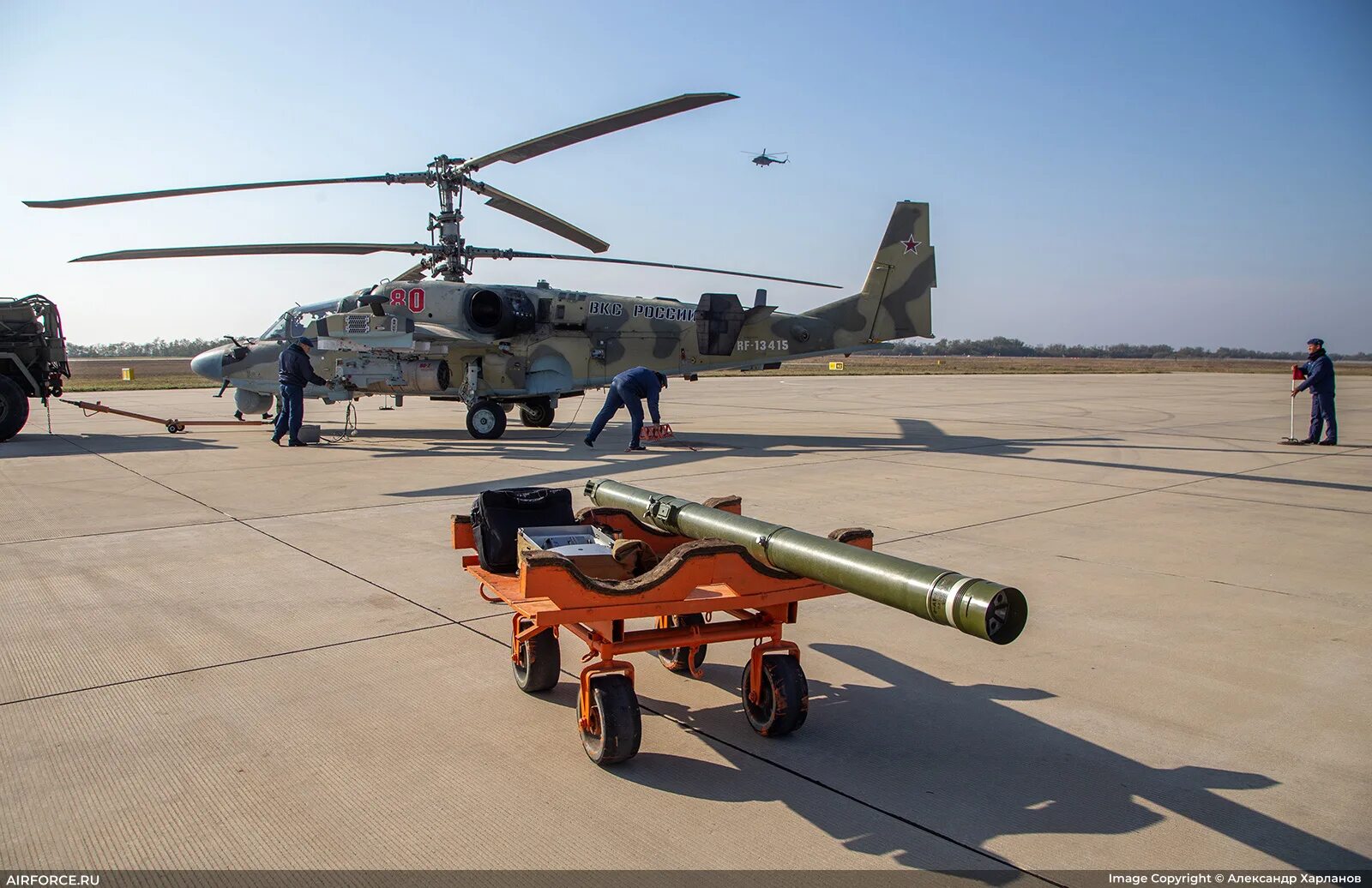 Ка-52 птур атака. Птур вихрь-1. Ка-52 вихрь-1. Блок нар б8в20 вертолетный. Птур на вертолете.
