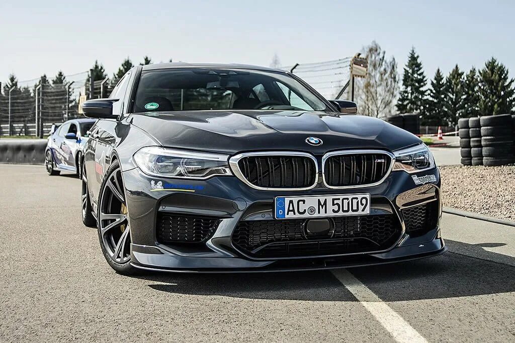 Бмв ф90 тюнинг. BMW m5 f90 m Performance. BMW m5 f90 в обвесе. BMW m5 f90 колхоз. BMW m5 f90 Gold.