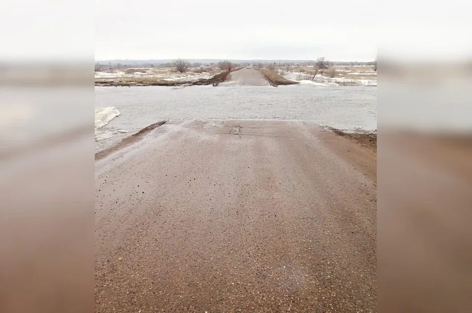 Паводок в акбулаке оренбургской области. Наводнение в Оренбургской области. Наводнение в Тоцком. Паводок в Оренбургской области. Оренбургский область потоп.