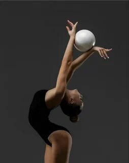 Үлкен жопа екі сексуалды қыздар арасында үлкен сұранысқа ие