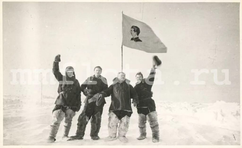 North pole 1. Экспедиция Папанина на Северный полюс 1937. Папанин Экспедиция на Северный полюс. Станция Северный полюс1 Папапнин.