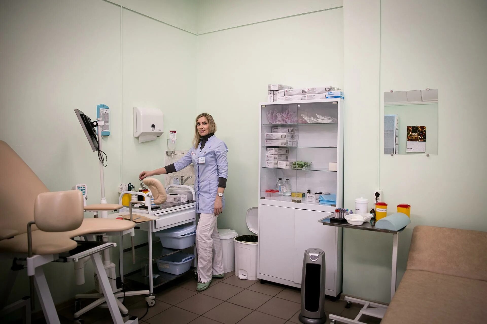 Авеню поликлиника. Поликлиники авеню батайск. Авеню медицинский центр вятская. Авеню медицинский центр днепровский. Клиника авеню тюмень.