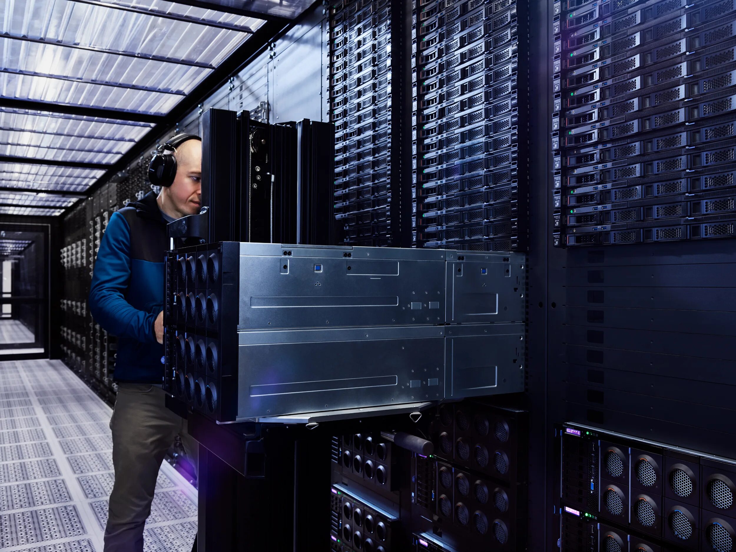 Skytime сервер. Сервер ibm. цод ibm. сервер ibm 2000 года. выделенный сервер и виртуальный сервер.